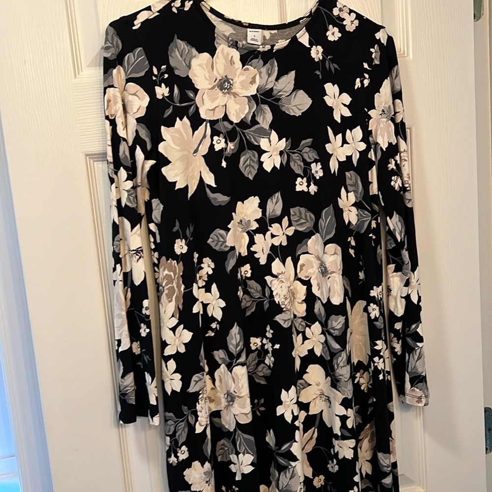 Old Navy Long Sleeve Midi Dress